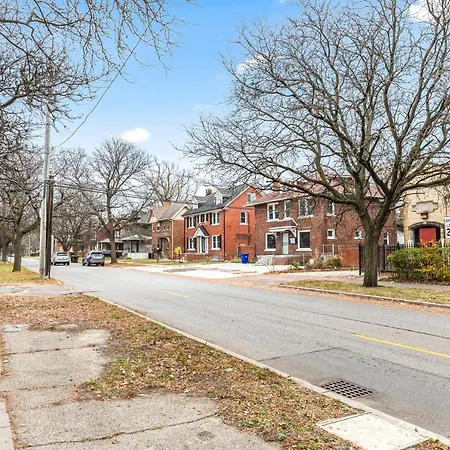 North End Treasure, Beautiful 2 Bedroom Apartment